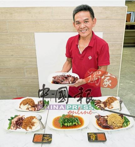 “了凡油鸡饭.面”东主陈翰铭。